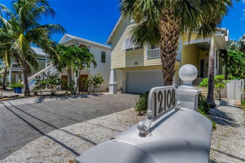 House in Treasure Island, Florida 2 bedrooms, 218.51 sq.m. № 1879456 - photo 11