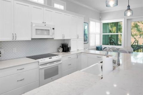 House in Treasure Island, Florida 2 bedrooms, 218.51 sq.m. № 1879456 - photo 29