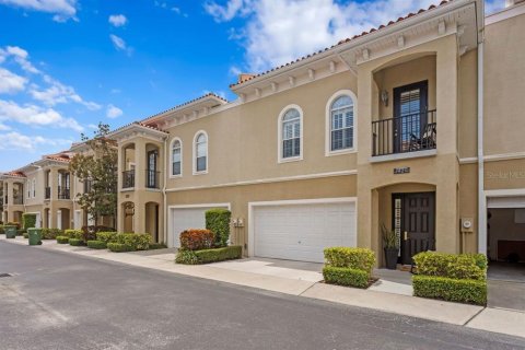 Townhouse in Tampa, Florida 3 bedrooms, 164.81 sq.m. № 1838043 - photo 2