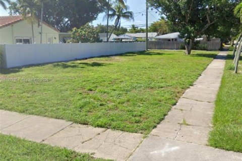 Terreno en venta en Hollywood, Florida № 2082787 - foto 4