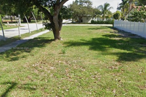 Terreno en Hollywood, Florida № 2082787