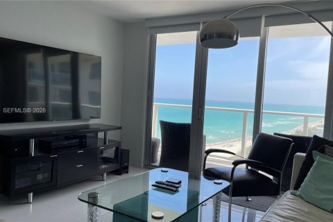 Condominio en Miami Beach, Florida, 2 dormitorios  № 2069172