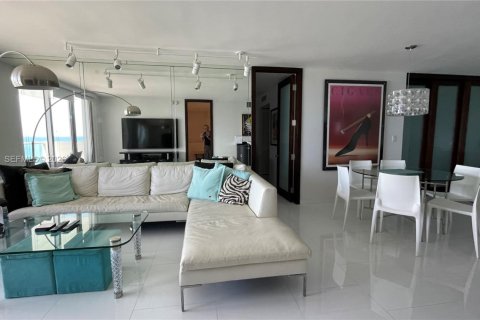 Copropriété à louer à Miami Beach, Floride: 2 chambres, 99.41 m2 № 2069172 - photo 18