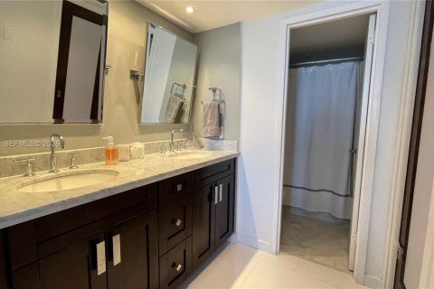Copropriété à louer à Miami Beach, Floride: 2 chambres, 99.41 m2 № 2069172 - photo 23