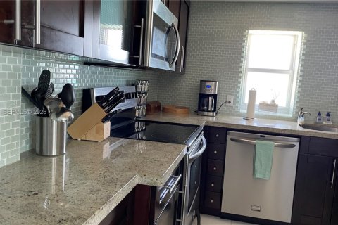 Copropriété à louer à Miami Beach, Floride: 2 chambres, 99.41 m2 № 2069172 - photo 12