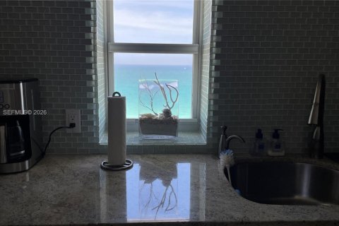 Copropriété à louer à Miami Beach, Floride: 2 chambres, 99.41 m2 № 2069172 - photo 14