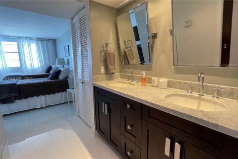 Copropriété à louer à Miami Beach, Floride: 2 chambres, 99.41 m2 № 2069172 - photo 7