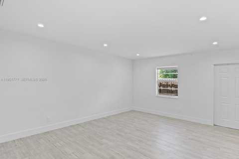 Casa en venta en Hollywood, Florida, 3 dormitorios, 127.28 m2 № 2006277 - foto 30