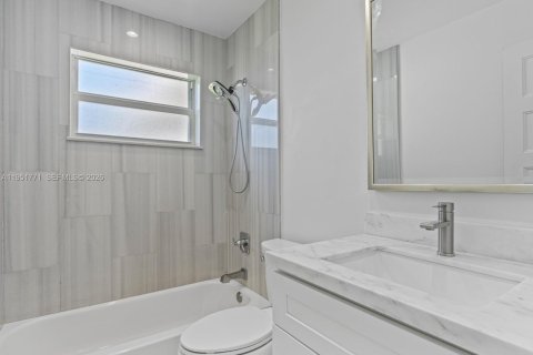 Casa en venta en Hollywood, Florida, 3 dormitorios, 127.28 m2 № 2006277 - foto 29