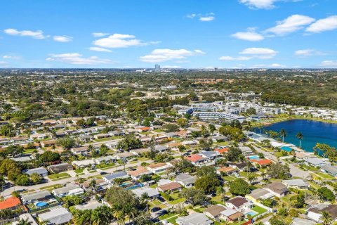 Casa en venta en Hollywood, Florida, 3 dormitorios, 127.28 m2 № 2006277 - foto 9