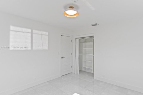 Casa en venta en Hollywood, Florida, 3 dormitorios, 127.28 m2 № 2006277 - foto 28
