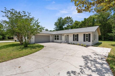 House in Homosassa, Florida 3 bedrooms, 154.22 sq.m. № 1757025 - photo 1