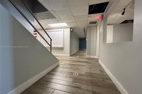 Propiedad comercial en venta en Hollywood, Florida № 1940472 - foto 6
