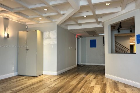 Propiedad comercial en venta en Hollywood, Florida № 1940472 - foto 3