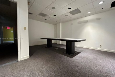 Propiedad comercial en venta en Hollywood, Florida № 1940472 - foto 28