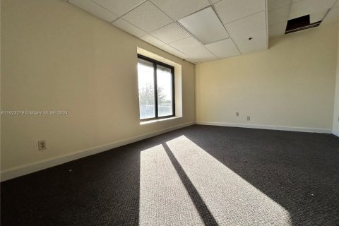 Купить коммерческую недвижимость в Холливуд, Флорида № 1940472 - фото 29