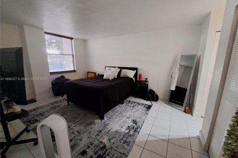 Copropriété à vendre à North Miami Beach, Floride: 1 chambre, 72.28 m2 № 1947569 - photo 13