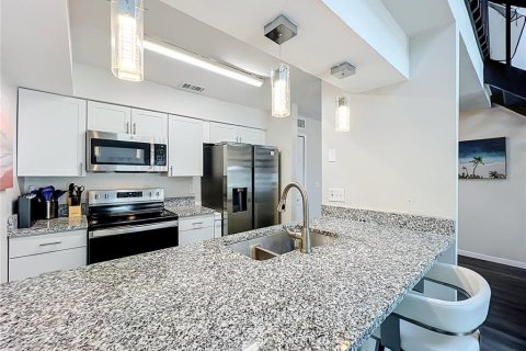 Touwnhouse à vendre à Orlando, Floride: 2 chambres, 101.36 m2 № 2378263 - photo 13