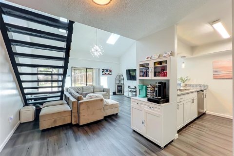 Touwnhouse à vendre à Orlando, Floride: 2 chambres, 101.36 m2 № 2378263 - photo 3