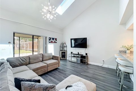 Touwnhouse à vendre à Orlando, Floride: 2 chambres, 101.36 m2 № 2378263 - photo 11