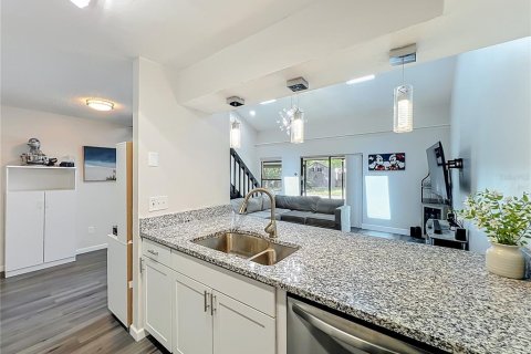 Touwnhouse à vendre à Orlando, Floride: 2 chambres, 101.36 m2 № 2378263 - photo 9
