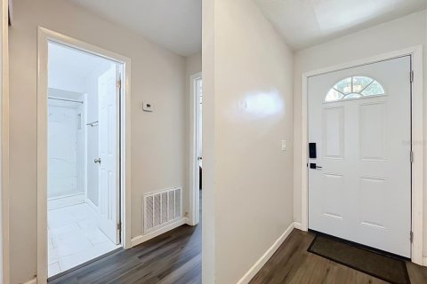 Touwnhouse à vendre à Orlando, Floride: 2 chambres, 101.36 m2 № 2378263 - photo 2