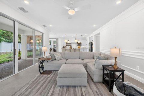 Casa en venta en Orlando, Florida, 4 dormitorios, 286.79 m2 № 2296356 - foto 24