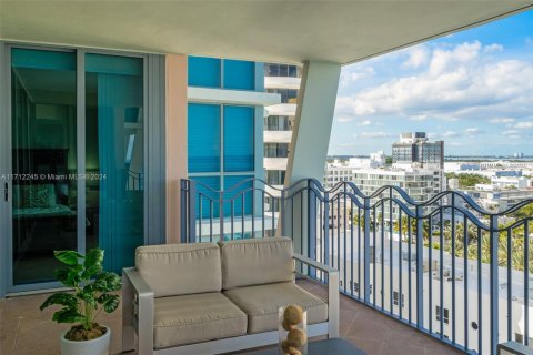 Condo in Miami Beach, Florida, 2 bedrooms  № 1812106 - photo 27