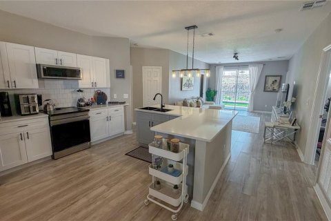 House in Davenport, Florida 5 bedrooms, 169.55 sq.m. № 2213476 - photo 5