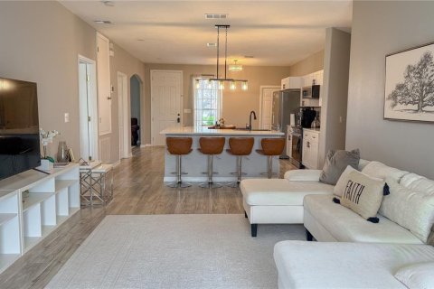 House in Davenport, Florida 5 bedrooms, 169.55 sq.m. № 2213476 - photo 9