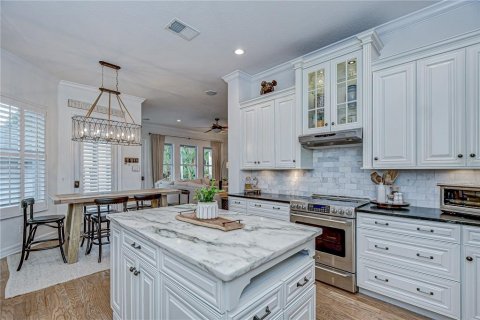 Villa ou maison à vendre à Tampa, Floride: 4 chambres, 308.06 m2 № 1899145 - photo 21