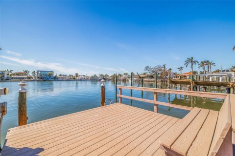 Land in Saint Petersburg, Florida № 1535035 - photo 4