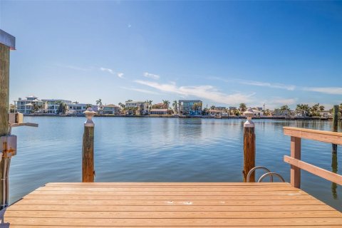 Land in Saint Petersburg, Florida № 1535035 - photo 3
