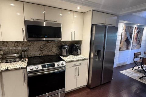 Copropriété à vendre à Aventura, Floride: 2 chambres, 143.26 m2 № 1958776 - photo 23