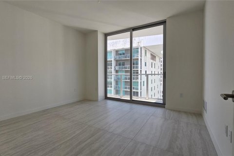 Condo in Miami, Florida, 1 bedroom  № 2389969 - photo 13