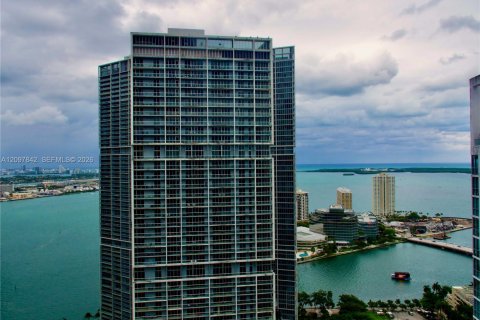Condo in Miami, Florida, 1 bedroom  № 2389969 - photo 4