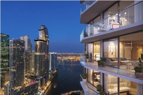 Condo in Miami, Florida, 1 bedroom  № 2389969 - photo 2