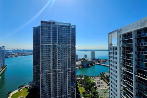 Condo in Miami, Florida, 1 bedroom  № 2389969 - photo 3