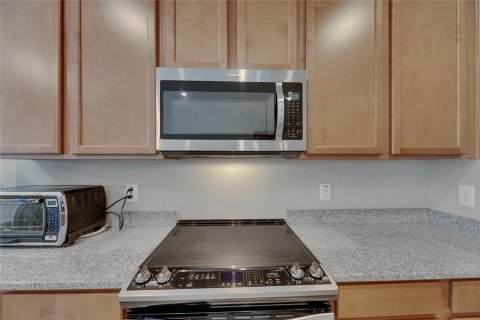House in Wesley Chapel, Florida 4 bedrooms, 205.69 sq.m. № 1665826 - photo 23