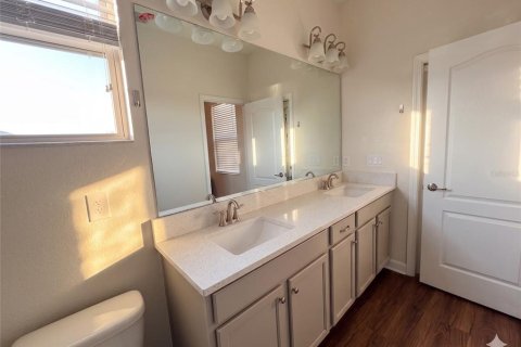 House in Kissimmee, Florida 5 bedrooms, 280.1 sq.m. № 2166730 - photo 22