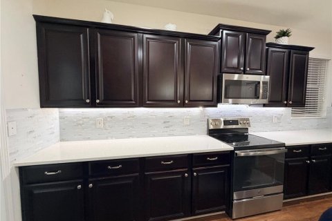 House in Kissimmee, Florida 5 bedrooms, 280.1 sq.m. № 2166730 - photo 9