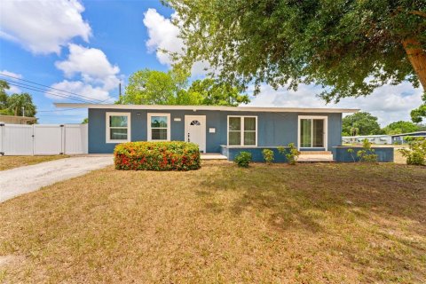 Villa ou maison à louer à Saint Petersburg, Floride: 3 chambres, 115.94 m2 № 2096072 - photo 28