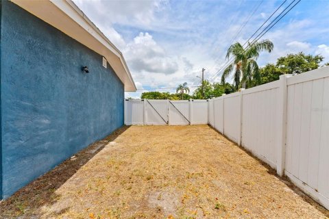 Villa ou maison à louer à Saint Petersburg, Floride: 3 chambres, 115.94 m2 № 2096072 - photo 26