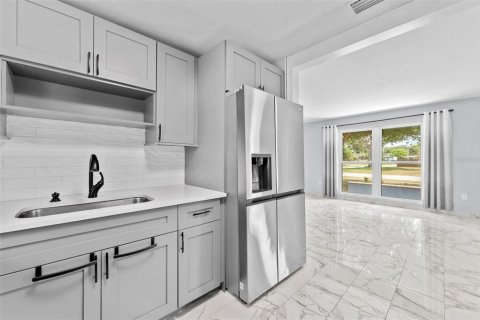 Villa ou maison à louer à Saint Petersburg, Floride: 3 chambres, 115.94 m2 № 2096072 - photo 9