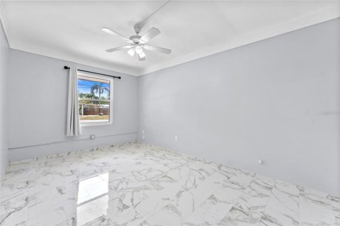 Villa ou maison à louer à Saint Petersburg, Floride: 3 chambres, 115.94 m2 № 2096072 - photo 10