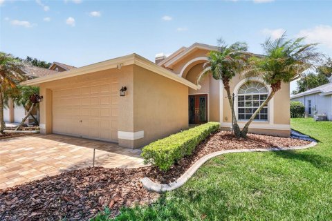 Casa en Oldsmar, Florida 3 dormitorios, 202.9 m2 № 2110414
