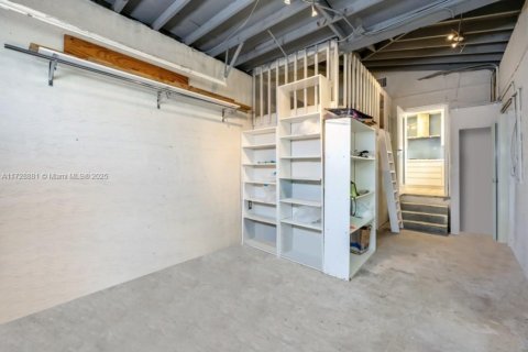 House in Surfside, Florida 2 bedrooms, 127.74 sq.m. № 1479150 - photo 30