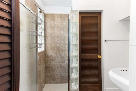 Villa ou maison à vendre à Clearwater, Floride: 5 chambres, 375.6 m2 № 2401104 - photo 18