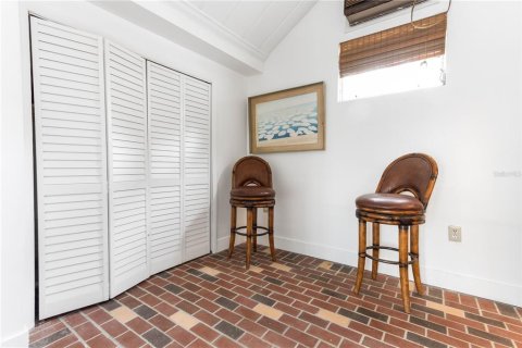 Villa ou maison à vendre à Clearwater, Floride: 5 chambres, 375.6 m2 № 2401104 - photo 16