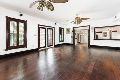 Villa ou maison à vendre à Clearwater, Floride: 5 chambres, 375.6 m2 № 2401104 - photo 9
